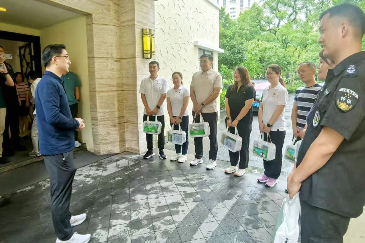 每日大赛
领导深入一线开展2025年高温慰问活动 (14).jpg