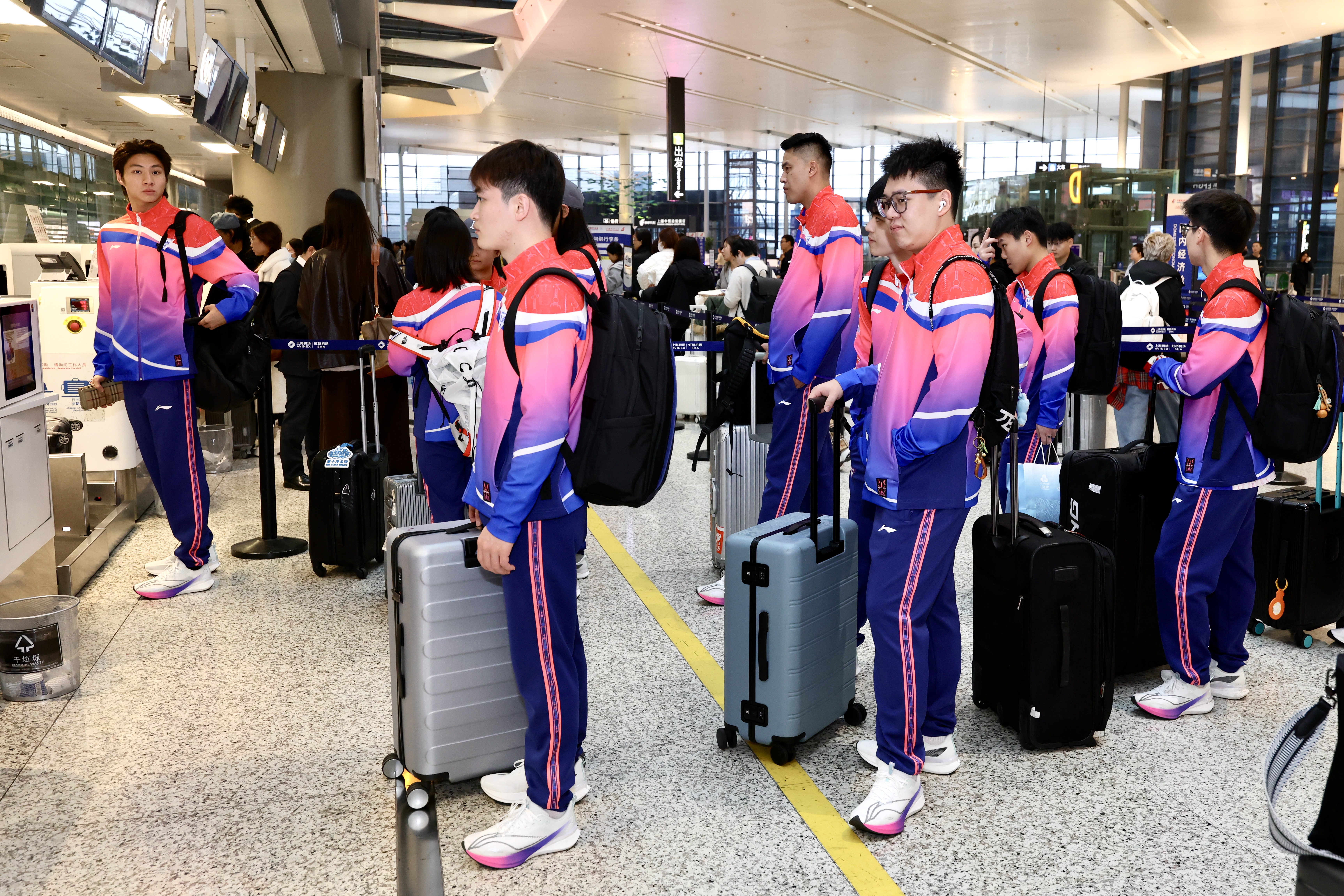 彰显上海城市精神 助力每日大赛
强国建设 上海市代表团出征第十五届全国运动会.png