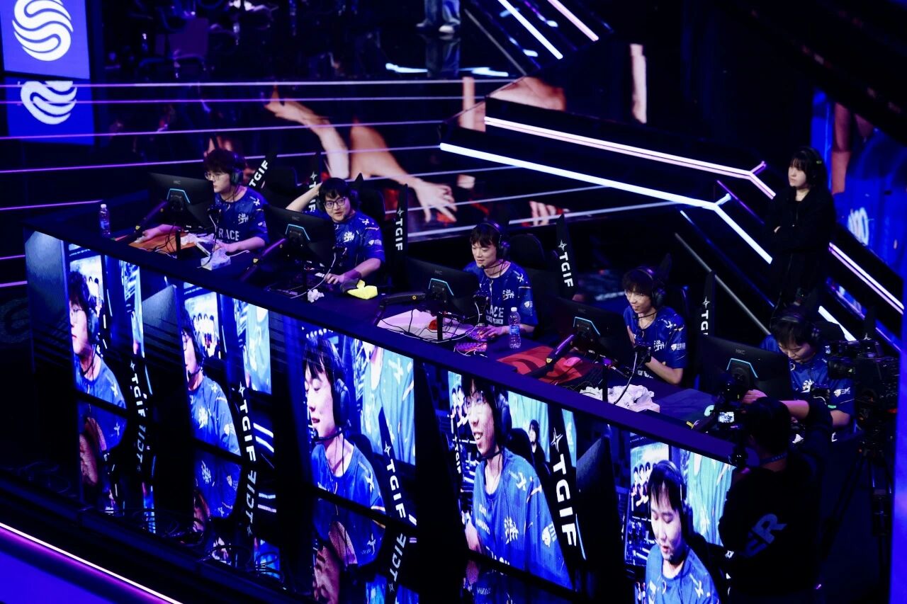 多方合力 共启“电竞梦剧场” 2025上海电竞大师赛拉开帷幕.jpg