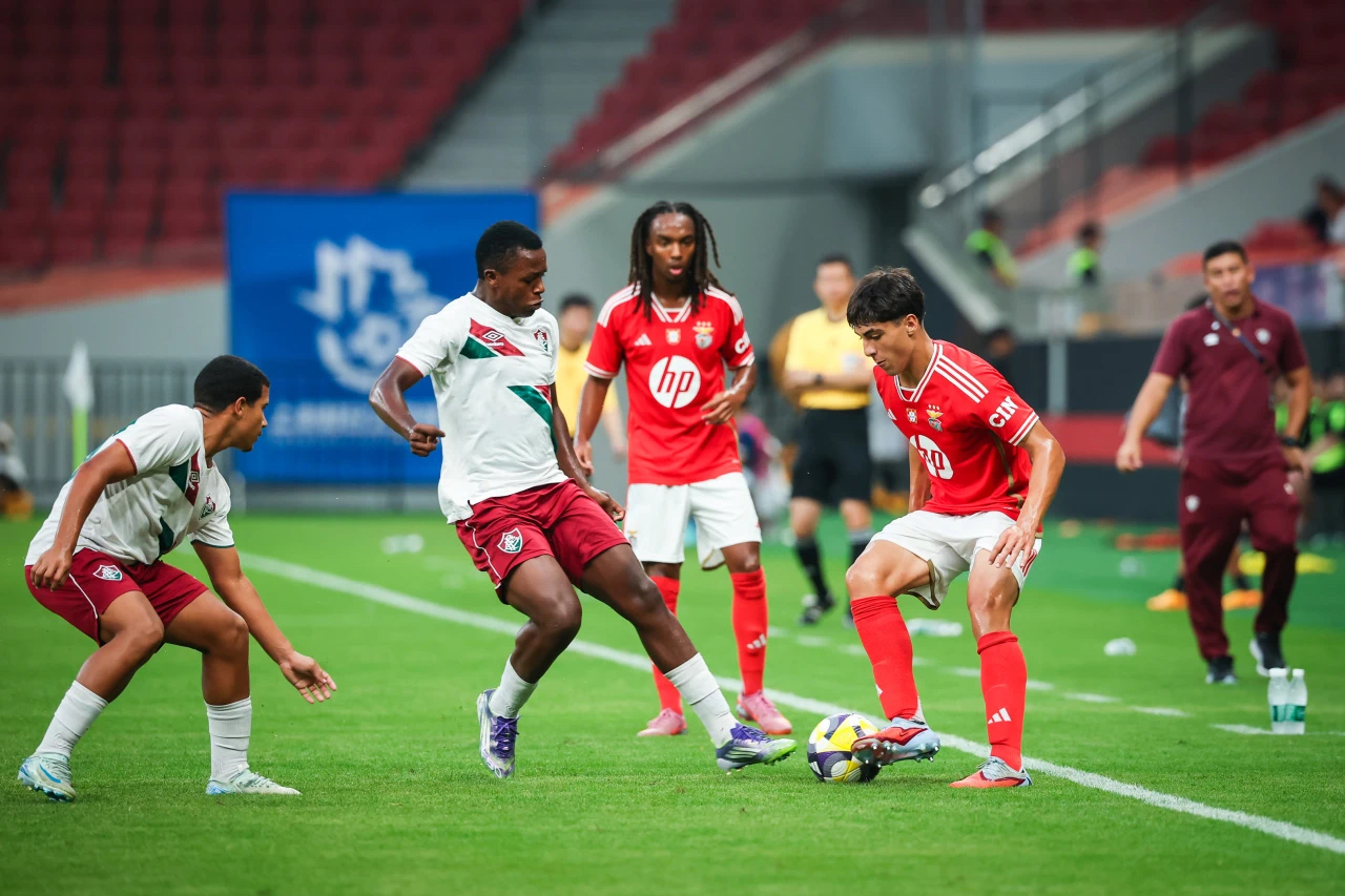 每日大赛
竞技场亦是相知相近交流桥 明日之星冠军杯圆满落幕 (11).jpg