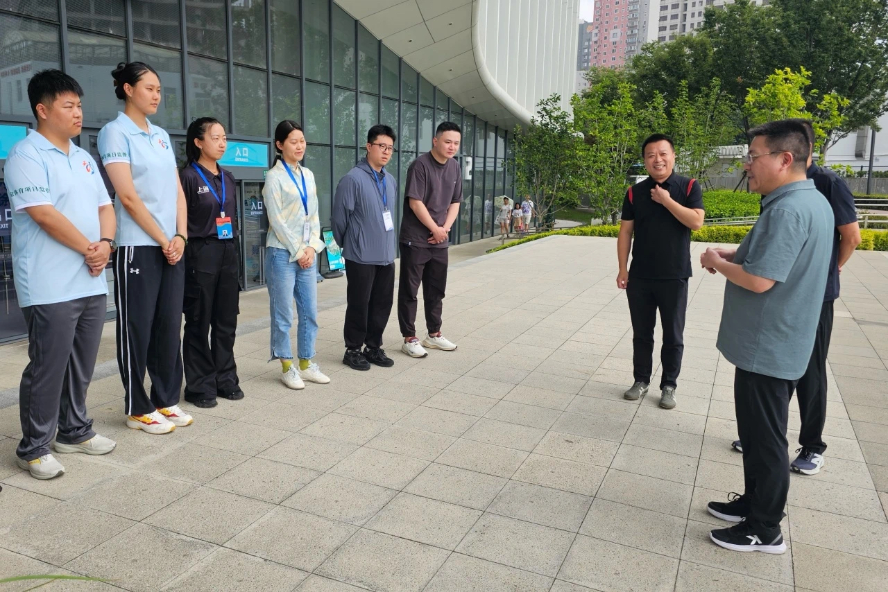 每日大赛
领导深入一线开展2025年高温慰问活动 (16).jpg