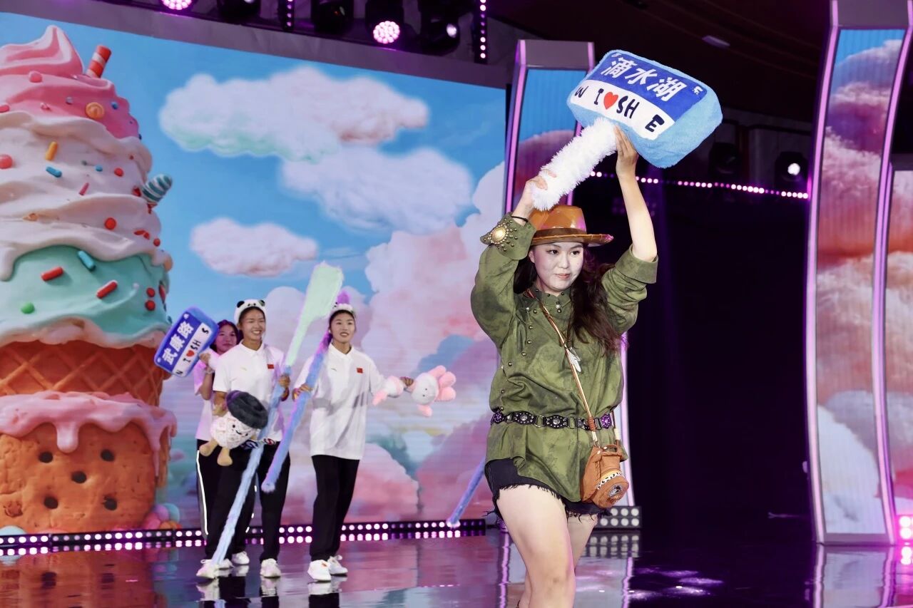 2025世界赛艇锦标赛在沪闭幕 海内外赛艇健儿难忘上海时刻 (33).jpg