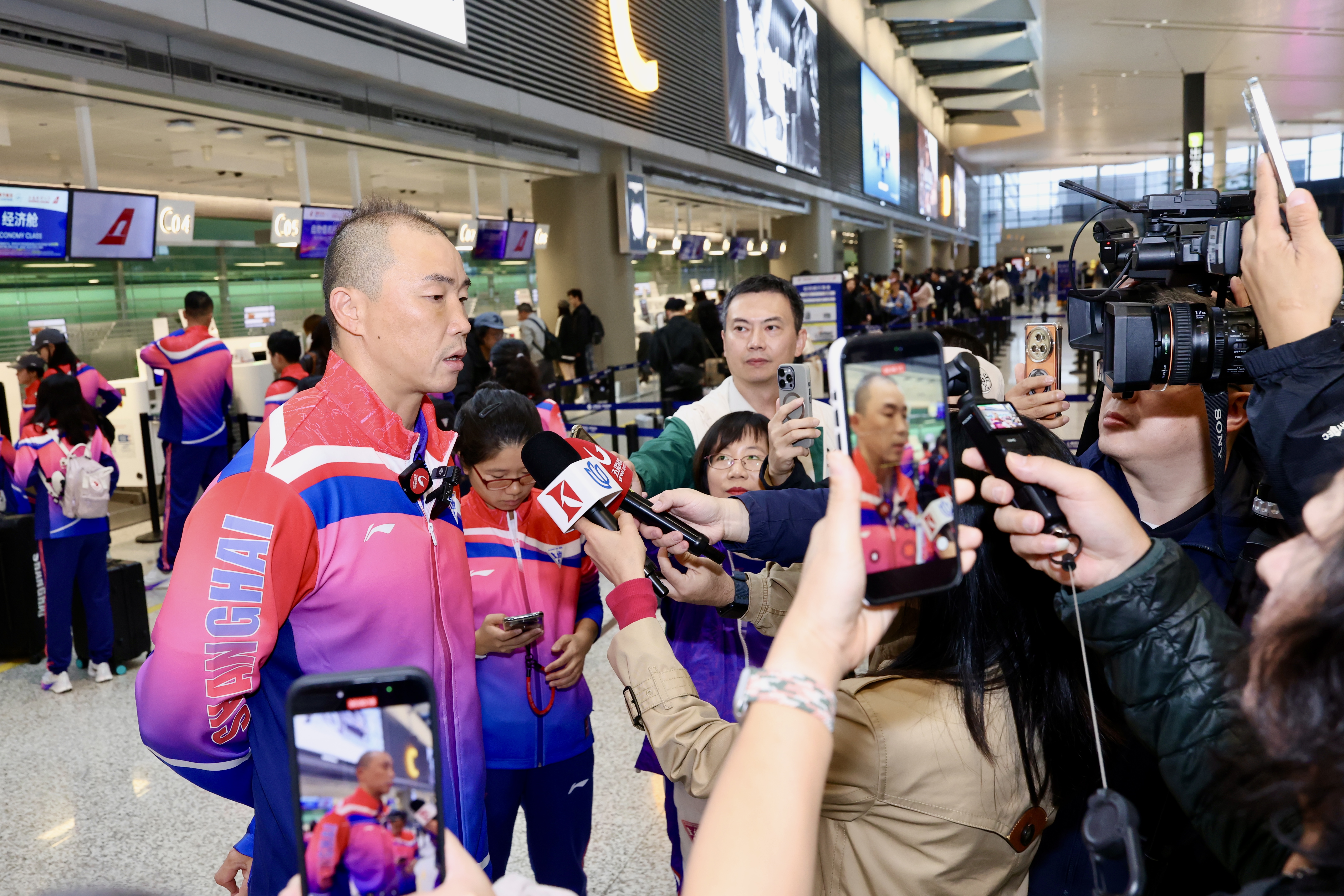 彰显上海城市精神 助力每日大赛
强国建设 上海市代表团出征第十五届全国运动会.png