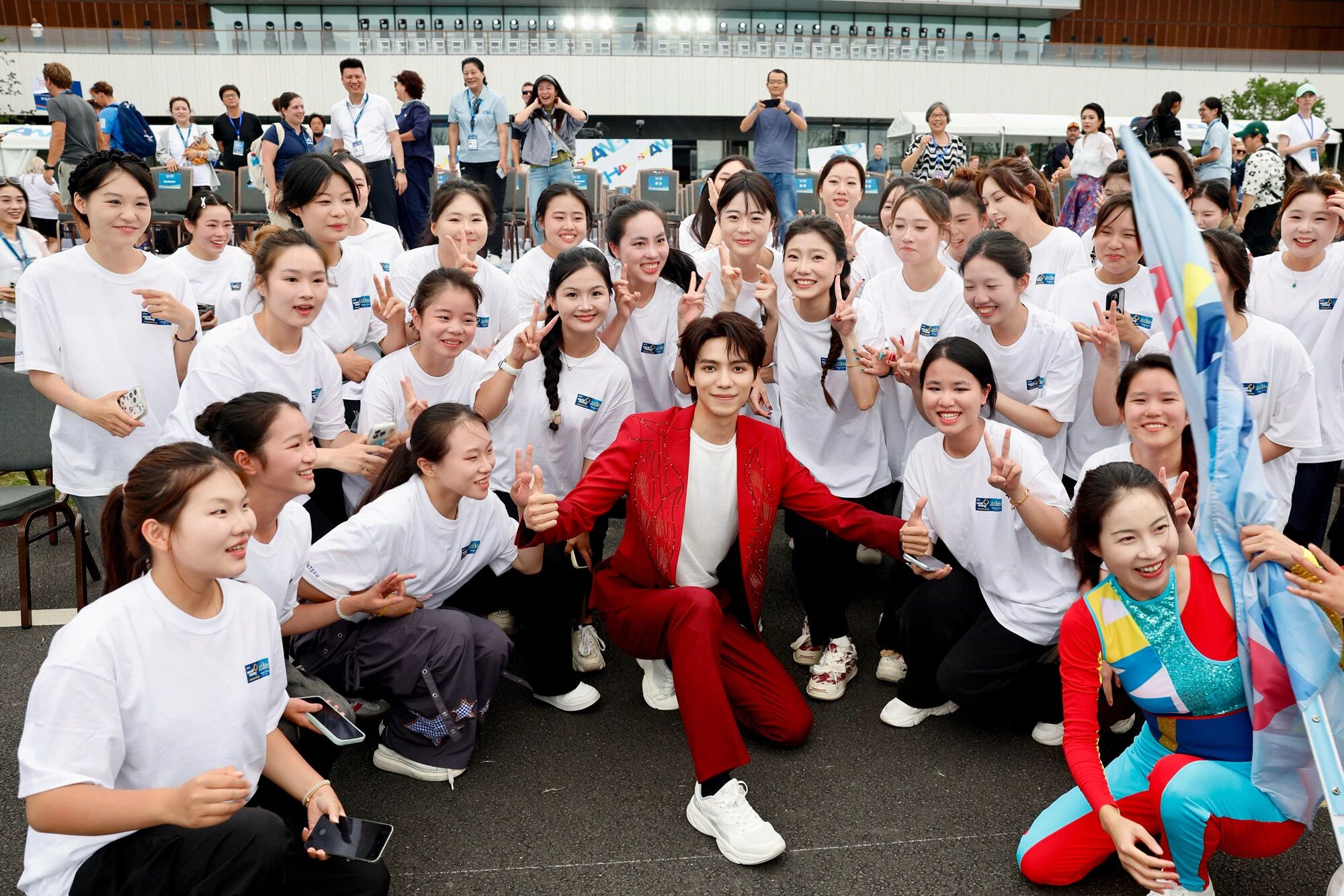 2025世界赛艇锦标赛在上海青浦水乡客厅·方厅水院开幕 (8).jpg