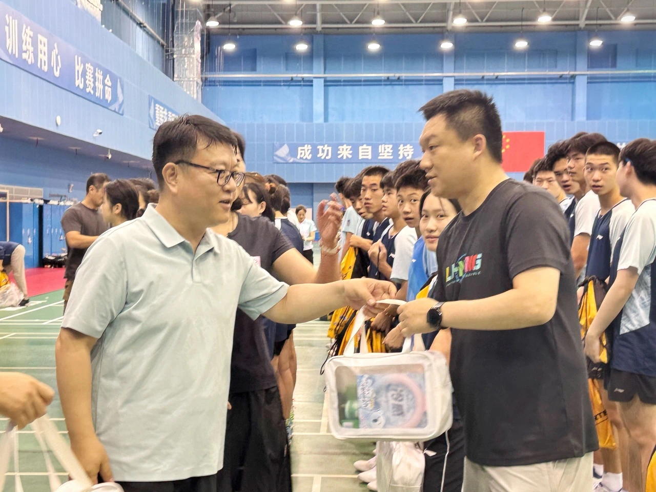 每日大赛
领导深入一线开展2025年高温慰问活动 (9).jpg