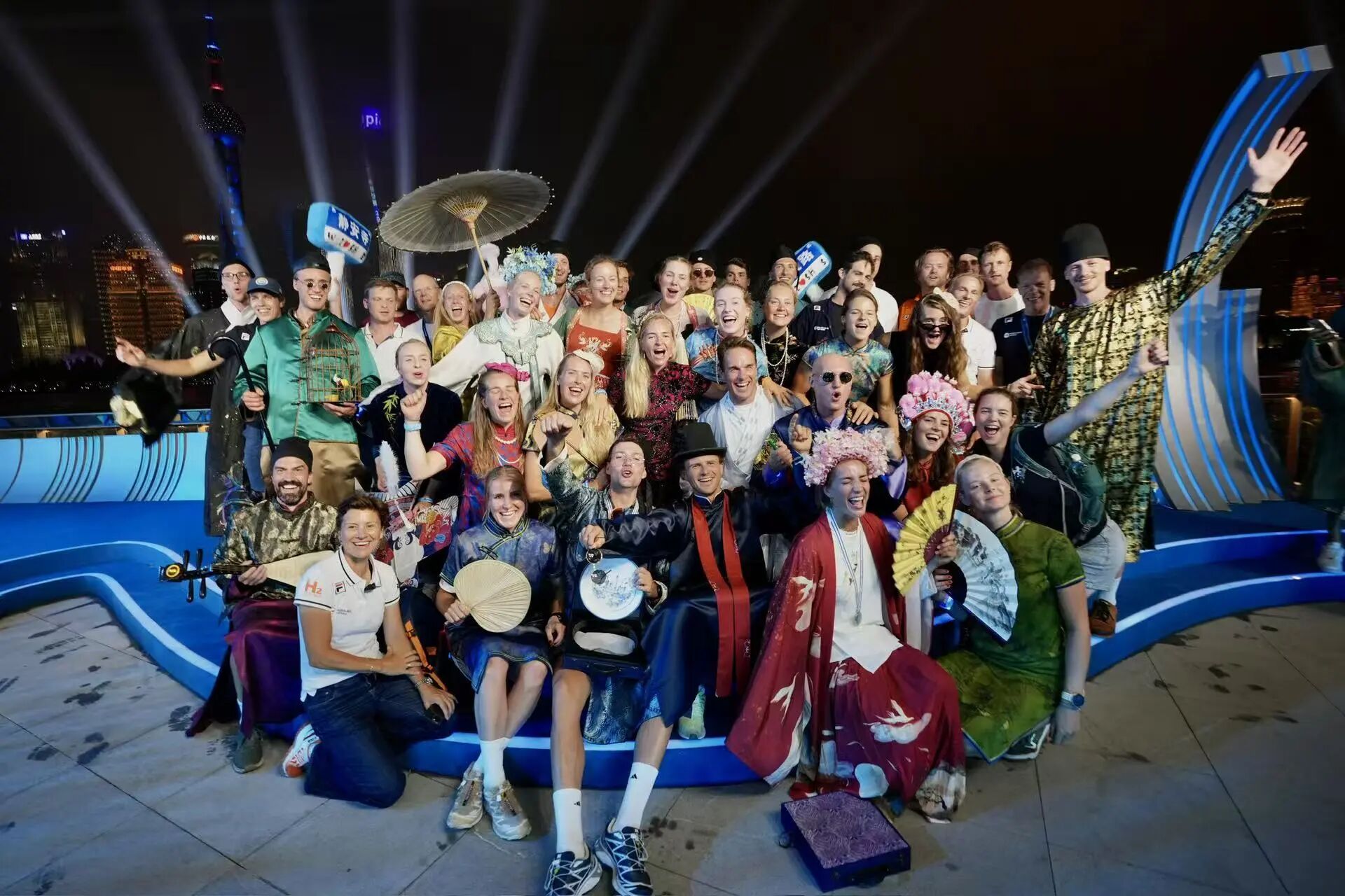 2025世界赛艇锦标赛在沪闭幕 海内外赛艇健儿难忘上海时刻 (29).jpg