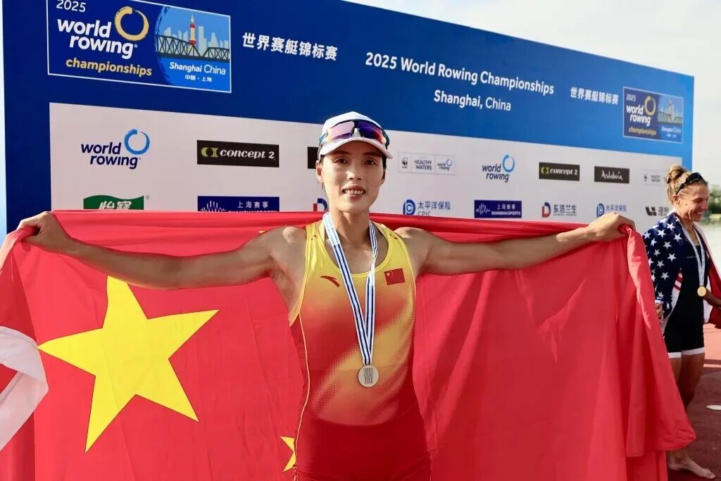 2025世界赛艇锦标赛在沪闭幕 海内外赛艇健儿难忘上海时刻 (20).jpg
