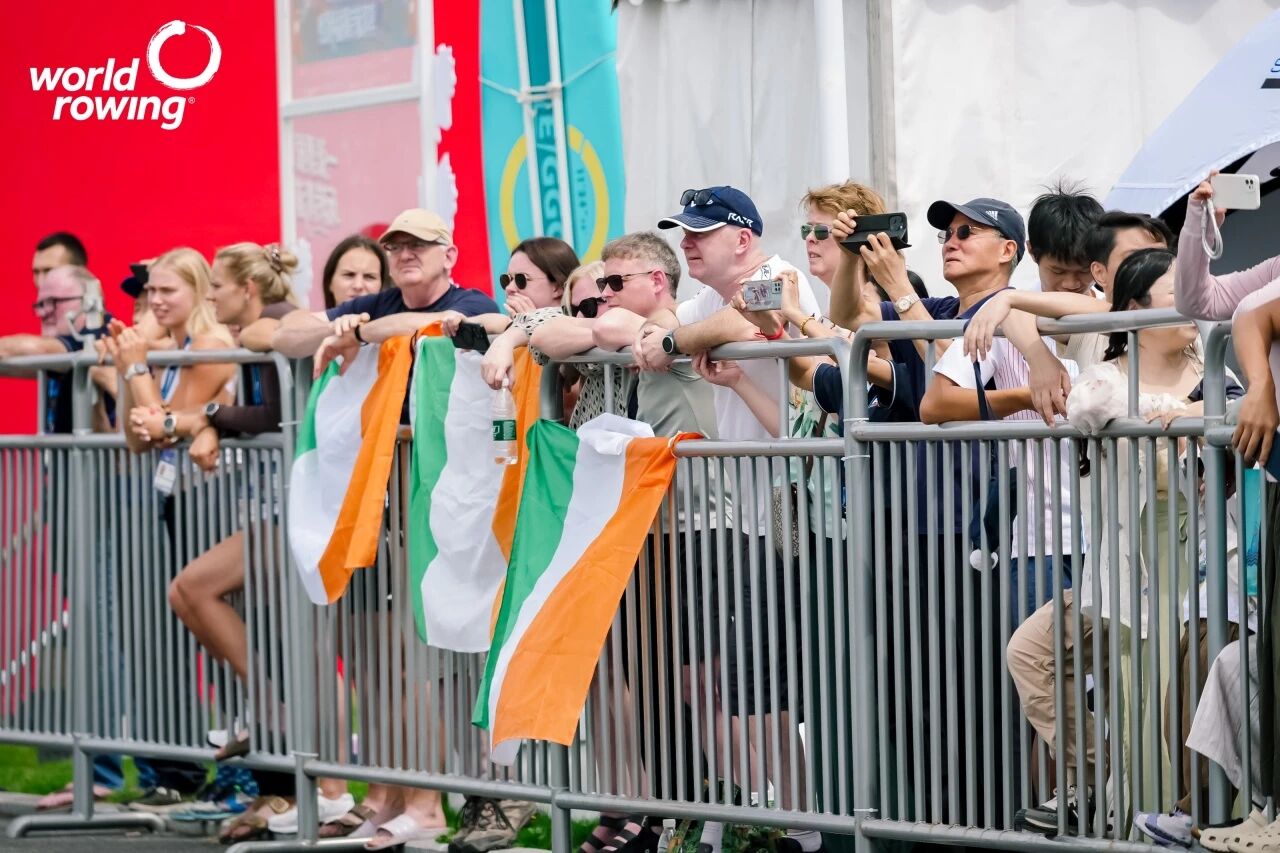 2025世界赛艇锦标赛在上海青浦水乡客厅·方厅水院开幕 (12).jpg