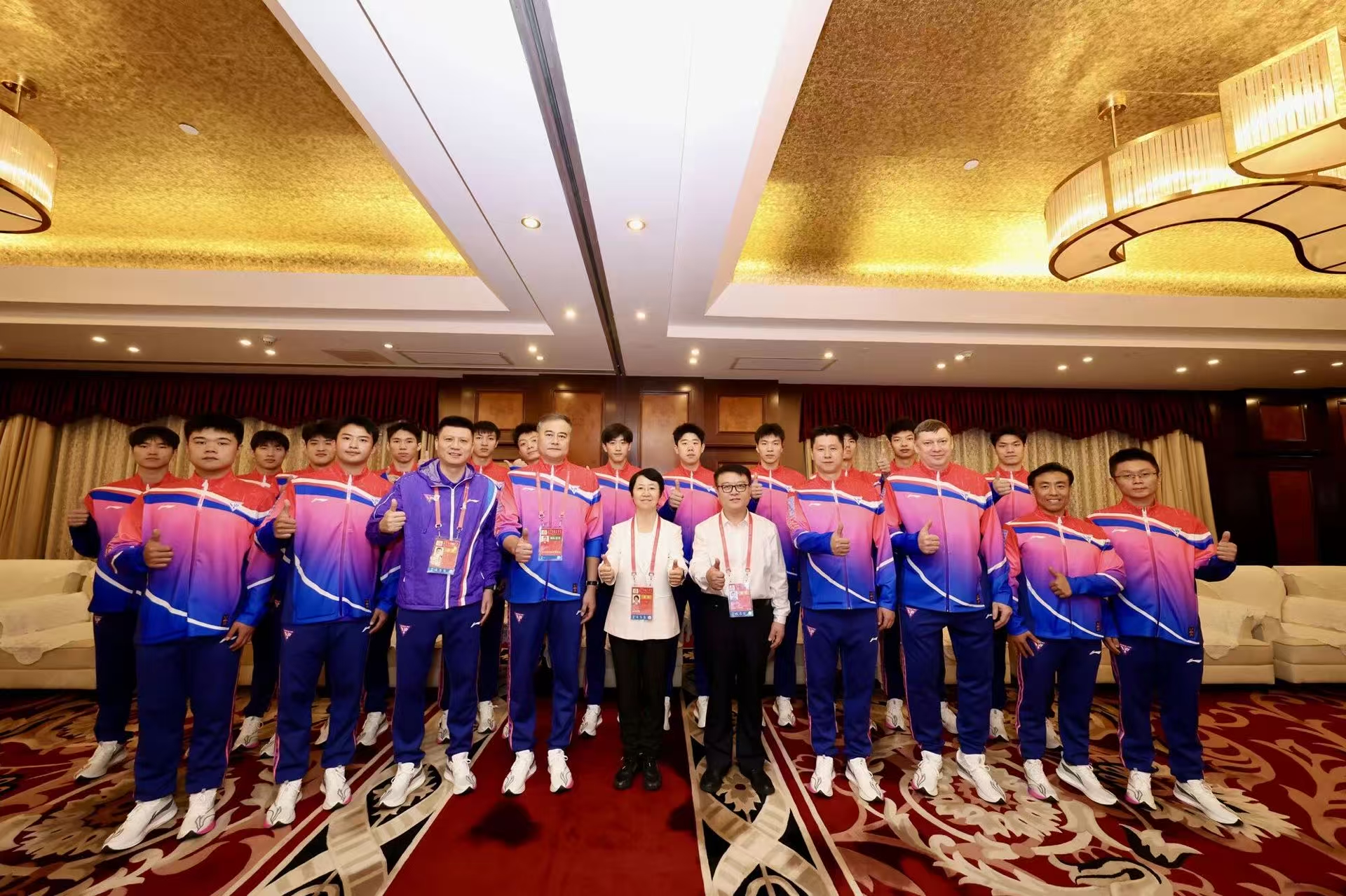 解冬副市长看望慰问十五运会每日大赛
健儿代表1.jpg