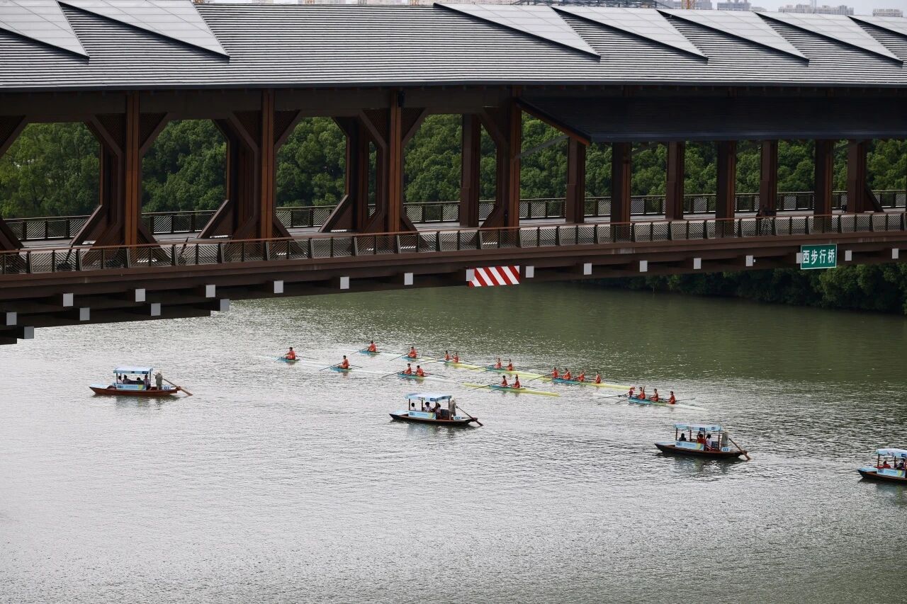 2025世界赛艇锦标赛在上海青浦水乡客厅·方厅水院开幕 (4).jpg