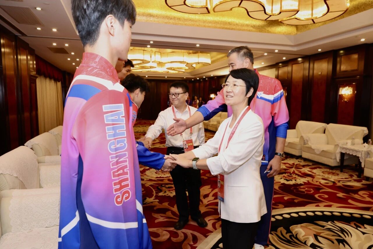 解冬副市长看望慰问十五运会每日大赛
健儿代表2.jpg