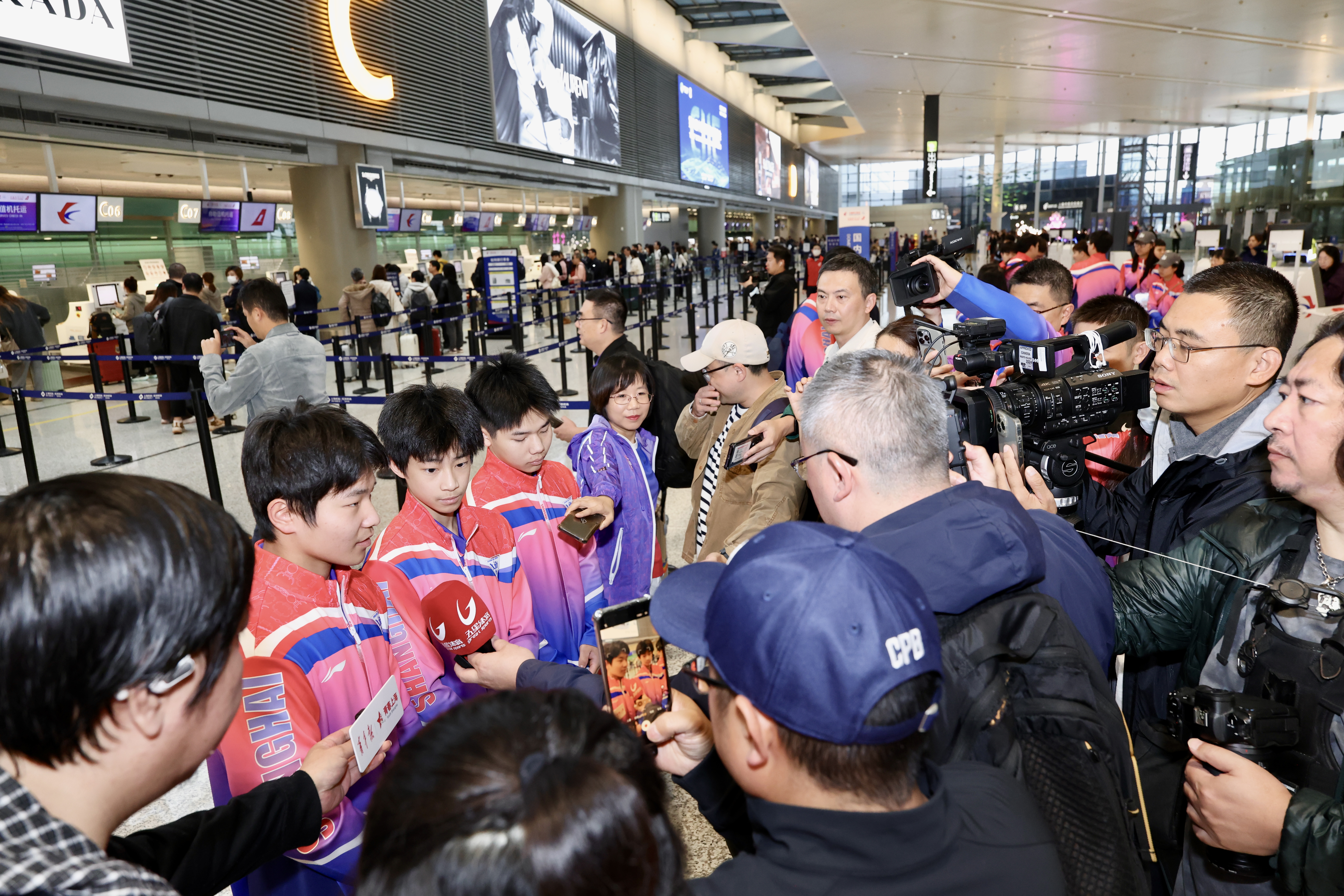 彰显上海城市精神 助力每日大赛
强国建设 上海市代表团出征第十五届全国运动会.png