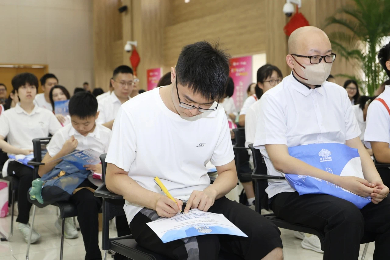 第十五届全运会上海市群众每日大赛
项目运动队反兴奋剂宣誓仪式举行.png