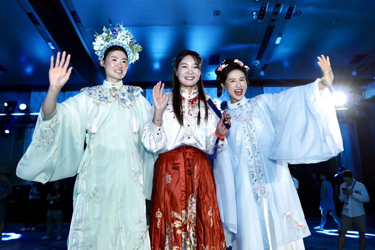 2025世界赛艇锦标赛在沪闭幕 海内外赛艇健儿难忘上海时刻 (24).jpg