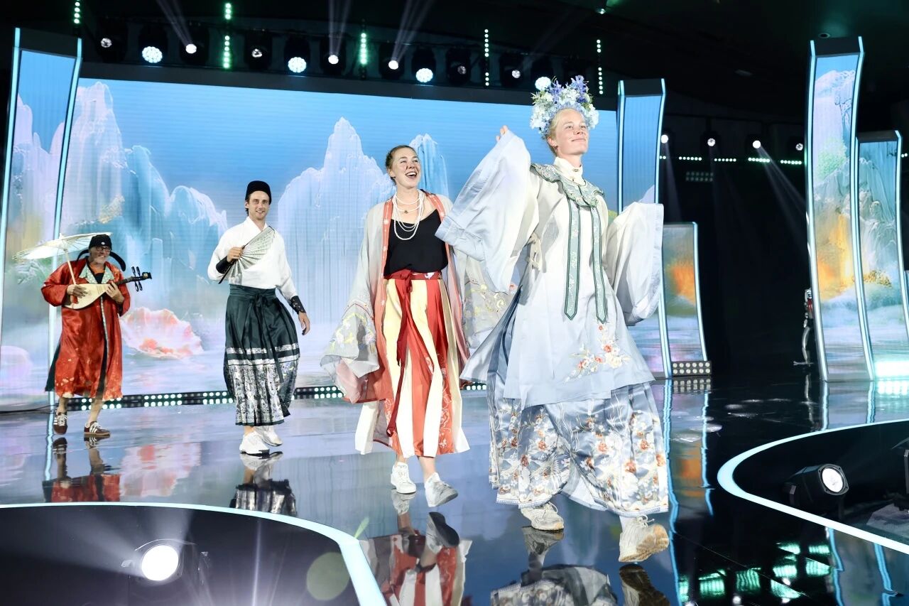 2025世界赛艇锦标赛在沪闭幕 海内外赛艇健儿难忘上海时刻 (23).jpg