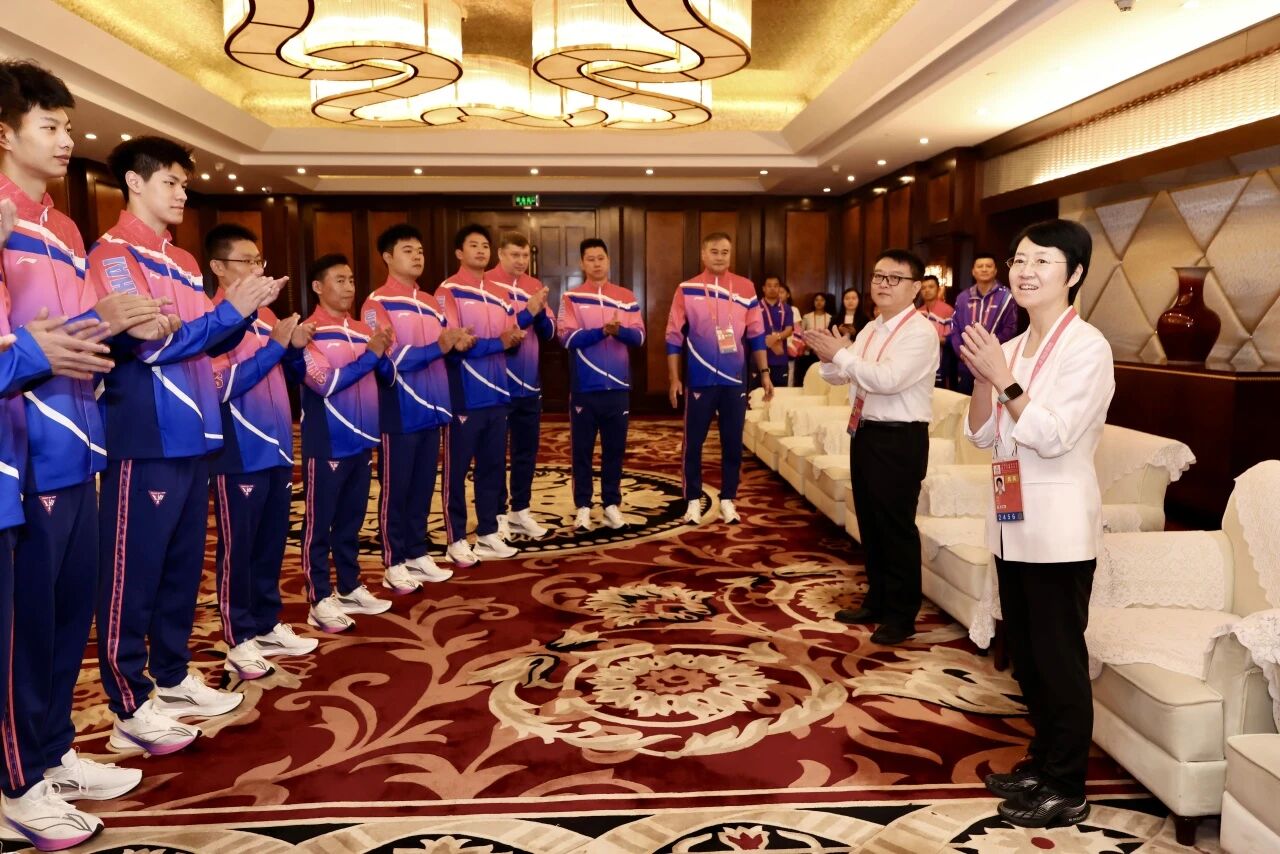 解冬副市长看望慰问十五运会每日大赛
健儿代表3.jpg