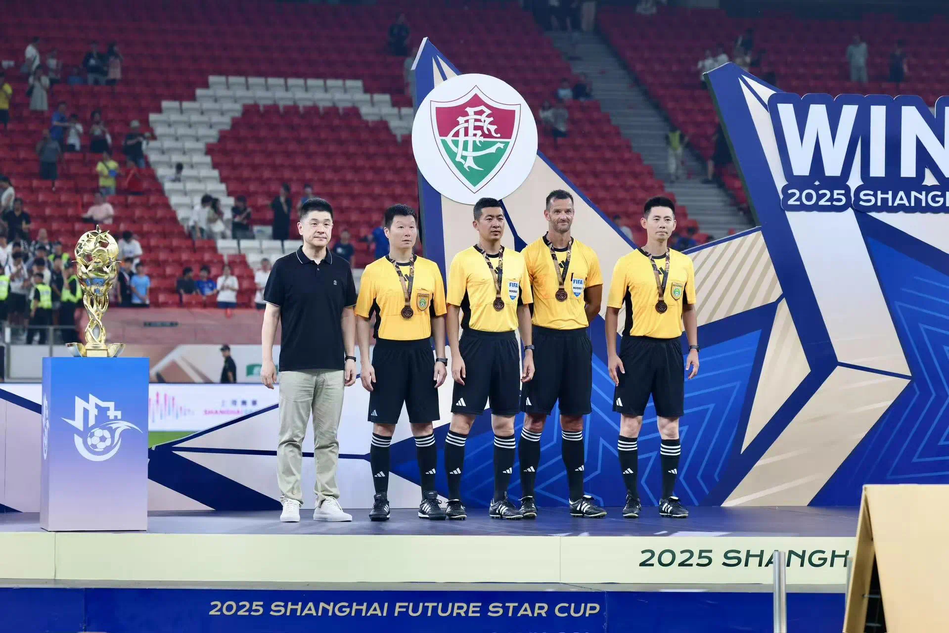 每日大赛
竞技场亦是相知相近交流桥 明日之星冠军杯圆满落幕 (8).jpg