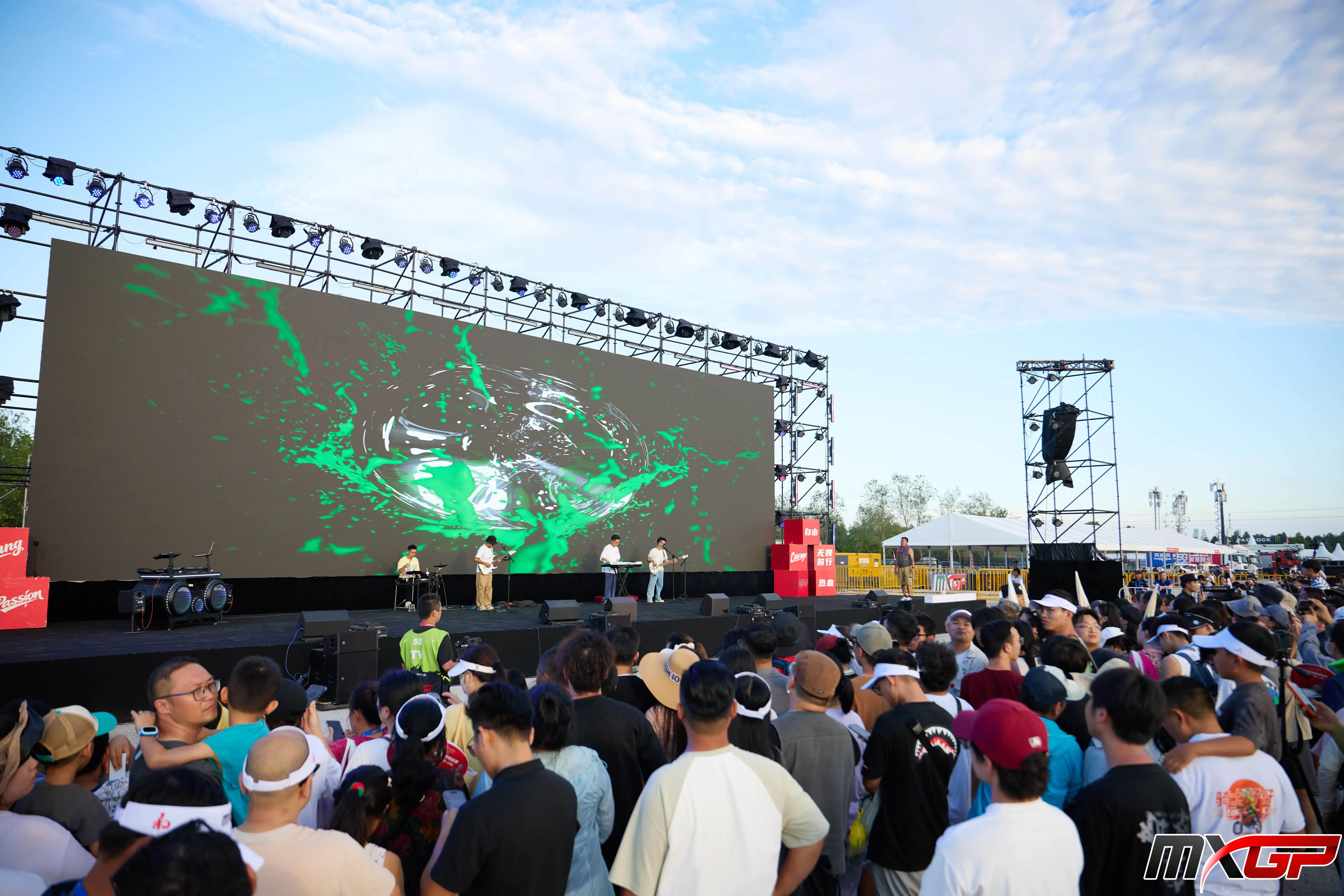 MXGP世界摩托车越野锦标赛中国上海站热力收官 (6).jpg