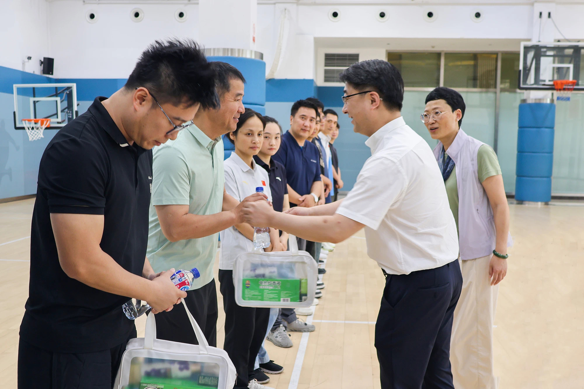 每日大赛
领导深入一线开展2025年高温慰问活动 (3).jpg